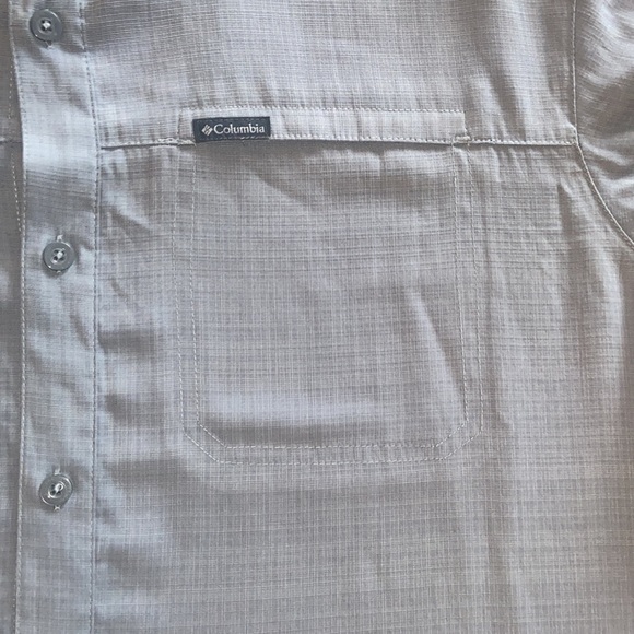 Men’s Columbia shirt! - Picture 2 of 4